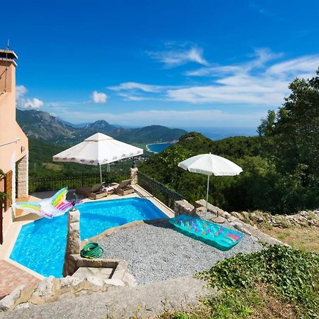 Villa Robinson Petrovac Екстериор снимка
