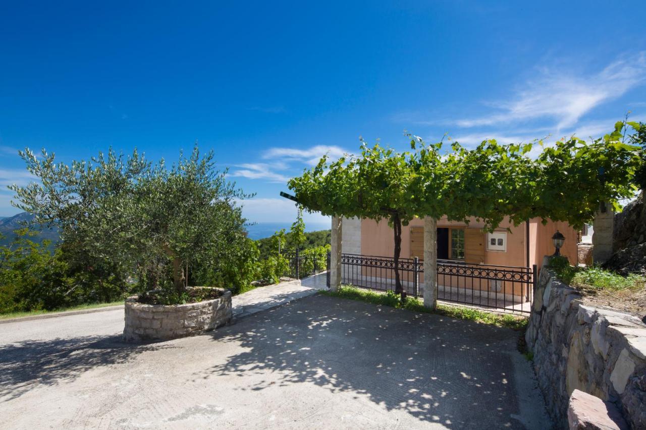 Villa Robinson Petrovac Екстериор снимка